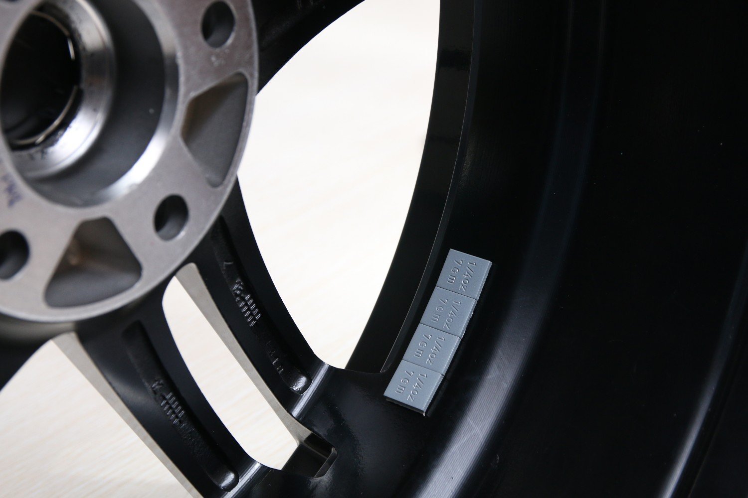 Knock-On Wheel Weights vs Stick-On Wheel Weights Which Balancing Method Is Right for You 2 stick on wheel wights