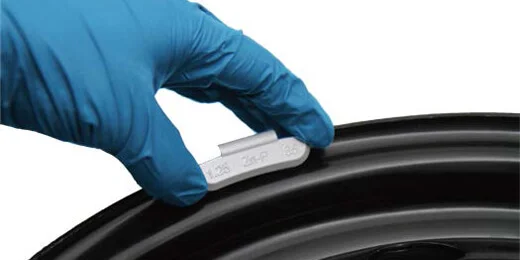 Wheel Balancing: Stick-On vs. Clip-On Weights for Alloy Rims 1 Wheel Balancing: Stick-On vs. Clip-On Weights for Alloy Rims