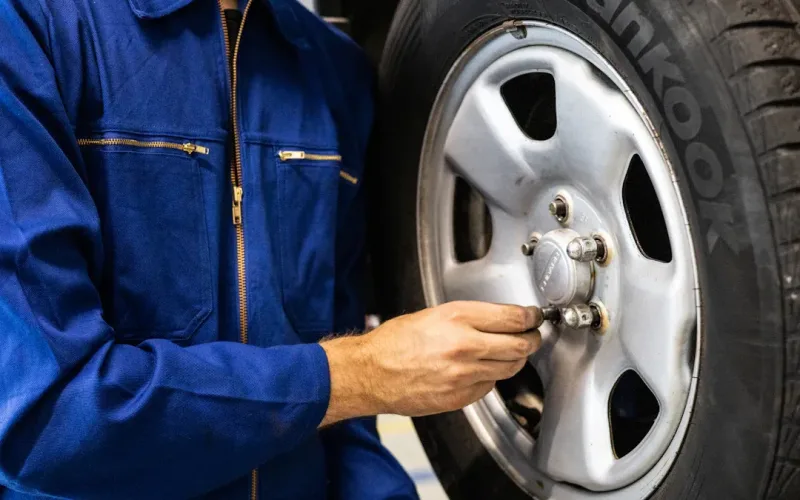 Adhesive or Clip-On Wheel Weights: What’s Best for Your Tires?
