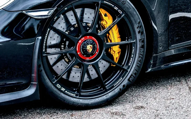 Top Adhesive Wheel Weights for Professional Tire Balancing