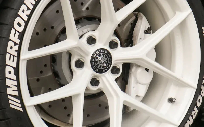 Best Adhesive Wheel Weight Brands for Perfect Balance in 2025